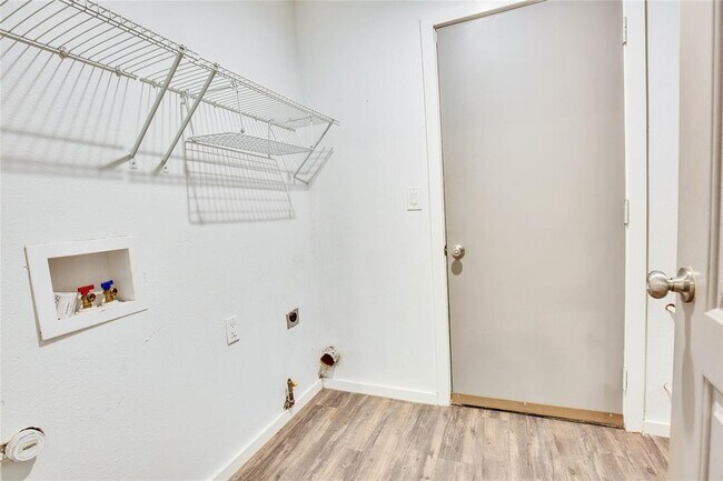 Building Photo - 7305 Grand Canyon Dr