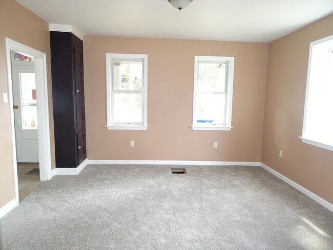 Building Photo - 1390 Mount Joy Rd