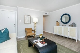 Building Photo - Palmera at Gandy
