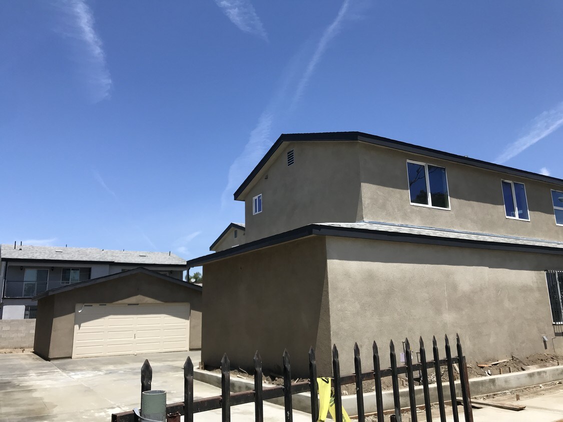 12425 Atlantic Ave, Lynwood, CA 90262 Townhome Rentals in Lynwood CA