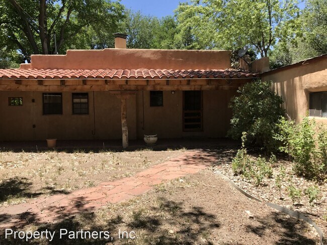 Foto del edificio - 2 br, 2 bath House - 10521 4th St NW