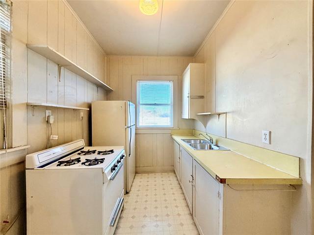 Building Photo - 1006 Gregg St