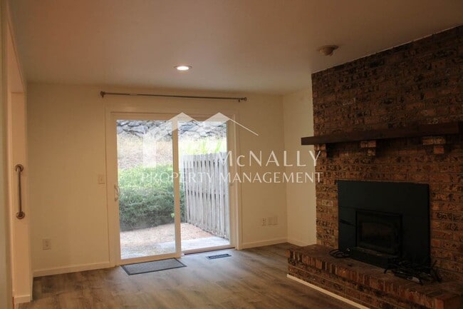 Foto del edificio - 5304-5304 96th Ave Ct NW