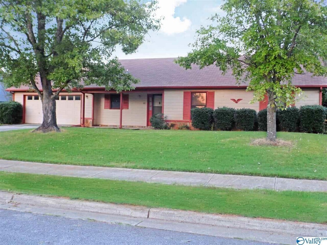 112 Bibb Dr, Madison, AL 35758 House Rental in Madison, AL