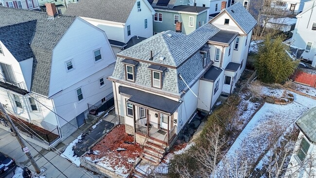 Building Photo - 68 Newhall St