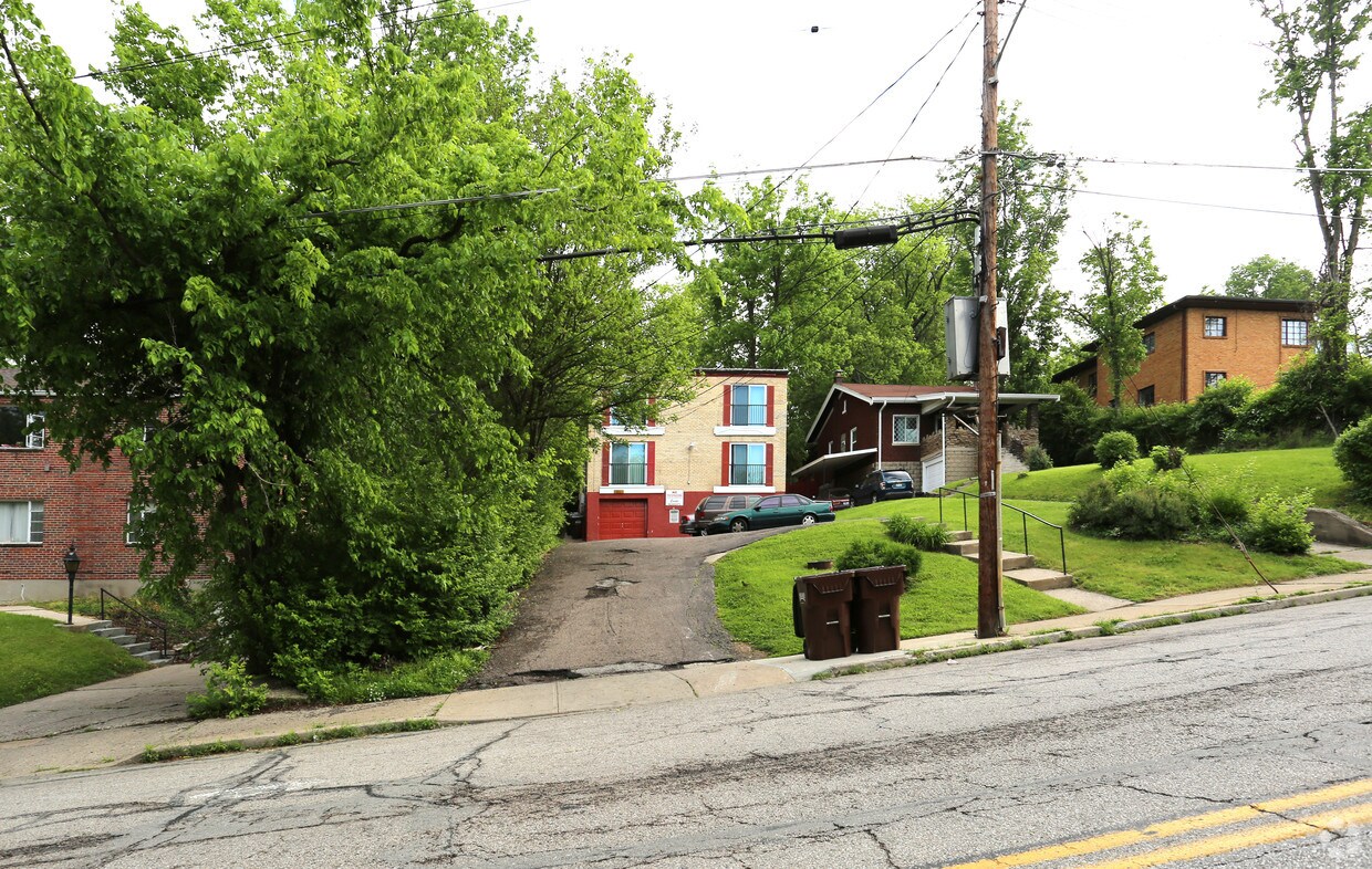 Building Photo - 508 Clinton Springs Ave