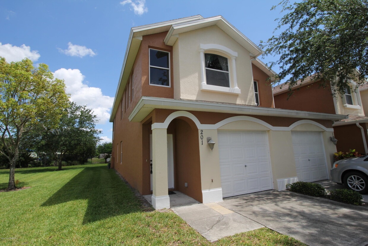 Foto principal - 1010 Venetian Dr