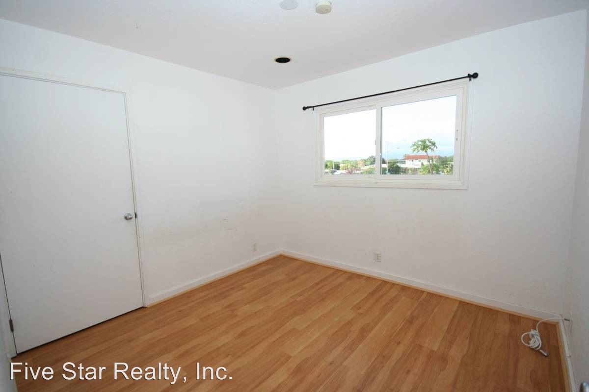Building Photo - 3 br, 1 bath Apartment - 91-1165 Hanaloa St.