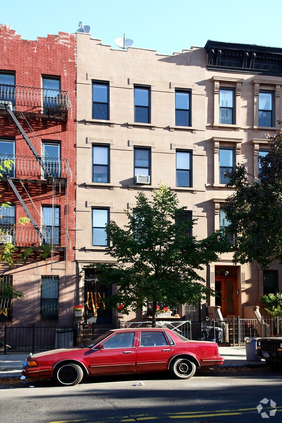 Primary Photo - 745 Union St
