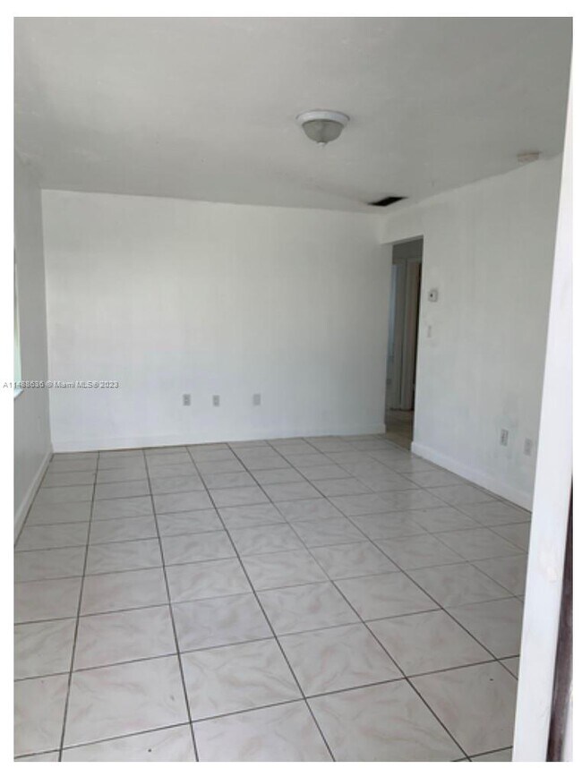 Foto del edificio - 2454 SW 3rd St