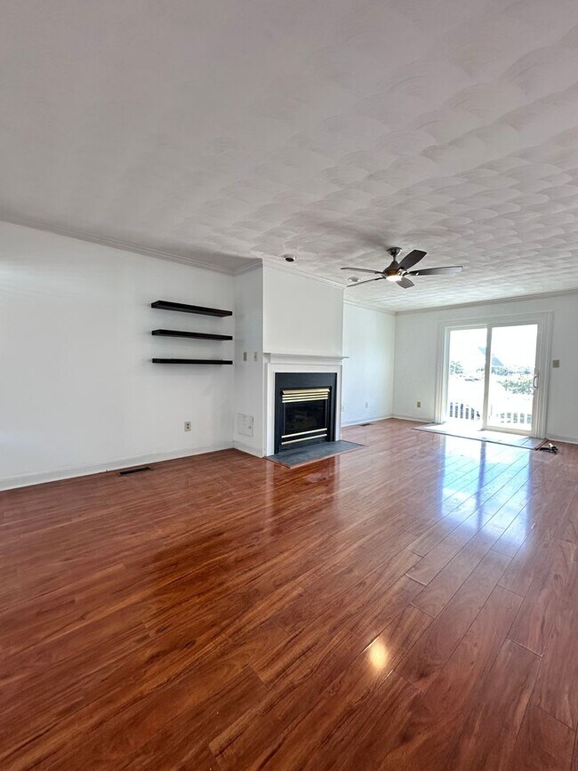 Building Photo - Pinewell By The Bay-4 Bedroom 3.5 Bath