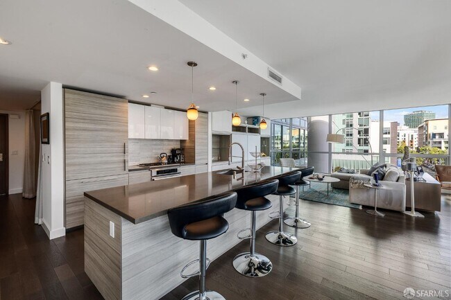 Foto del edificio - 708 Long Bridge St