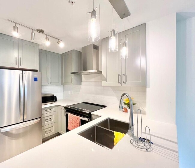 Photo du bâtiment - 6338 King George Blvd