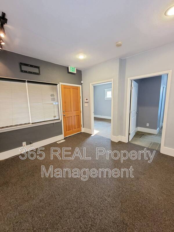 Building Photo - 1503 9th St
