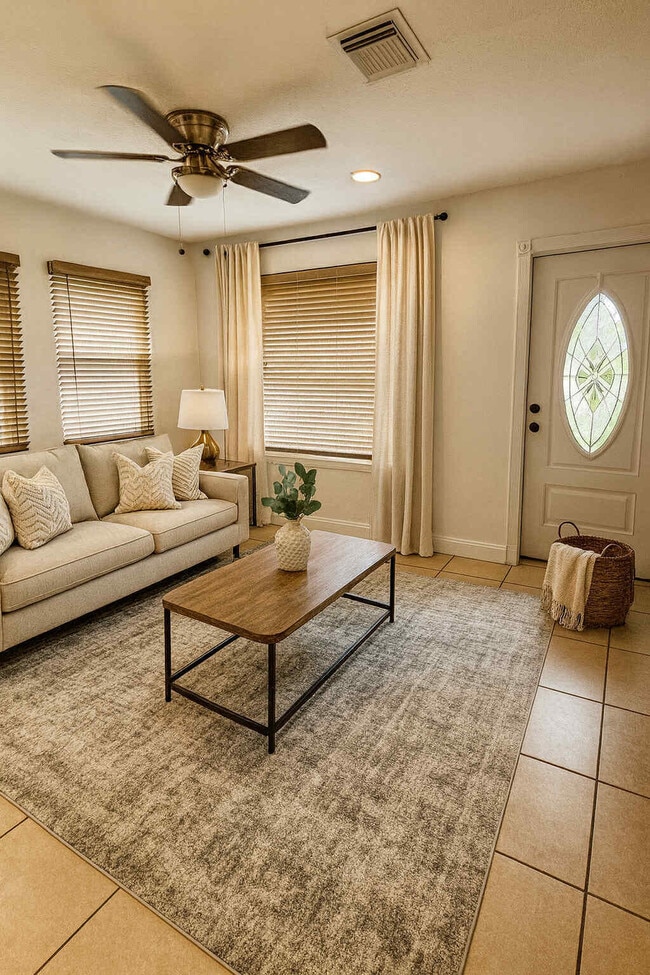 Building Photo - 2808 Ave I