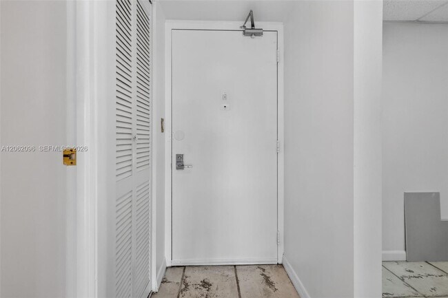 Foto del edificio - 20335 W Country Club Dr