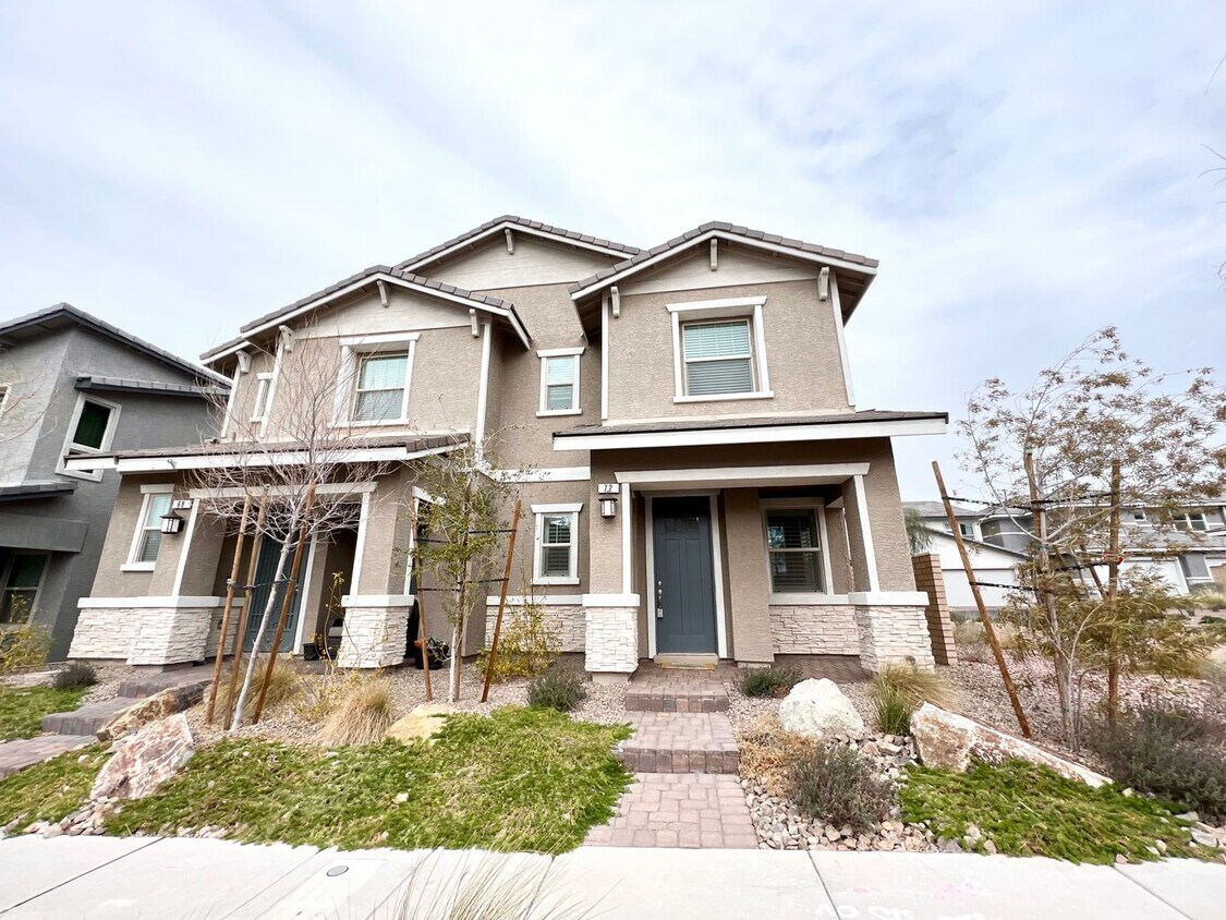 Primary Photo - BEAUTIFUL TOWNHOME IN CADENCE!