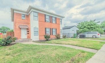 Building Photo - 2319 Rosewood St