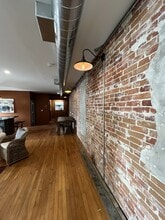 Building Photo - 26 Ontario St