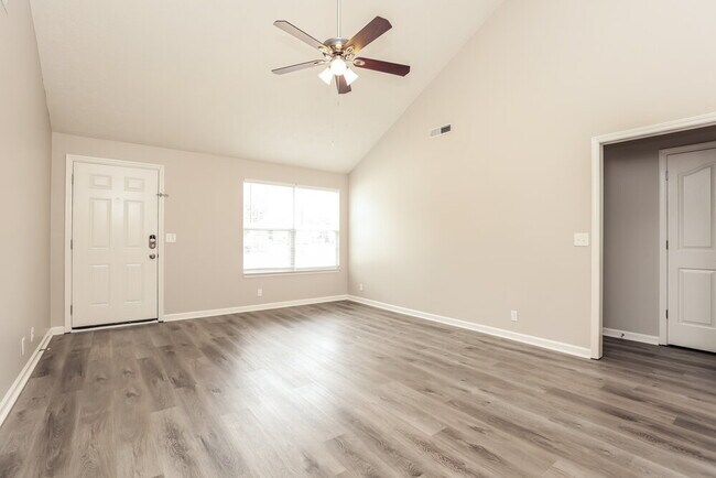 Foto del edificio - 1225 Eastwoods Dr