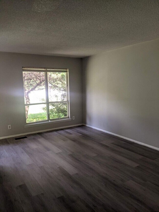 Building Photo - 4798 Forest Wood Ln