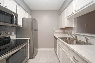 Building Photo - 2120 El Paseo St