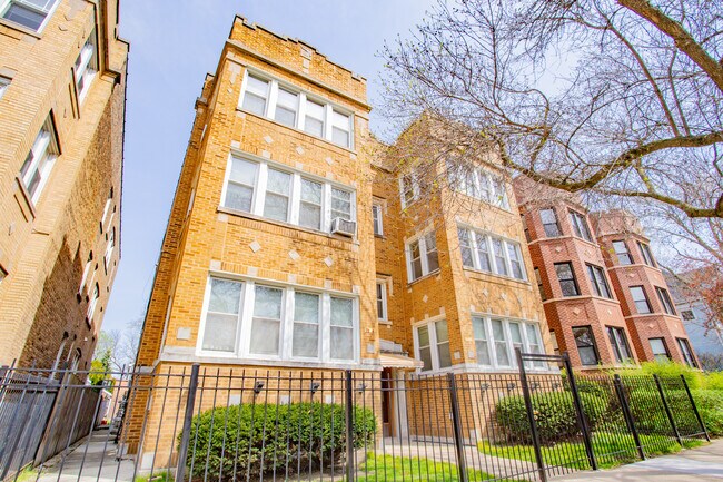 Foto del edificio - 2534 W Winnemac Ave