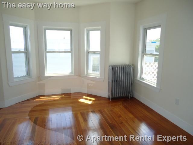 Primary Photo - 42 Derby St