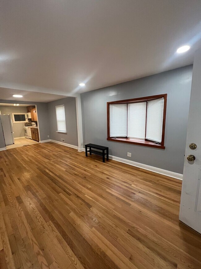 Foto del edificio - Charming 3 Bedroom Home in Parkville