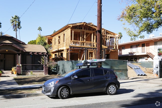Building - 95 N Sierra Bonita Ave