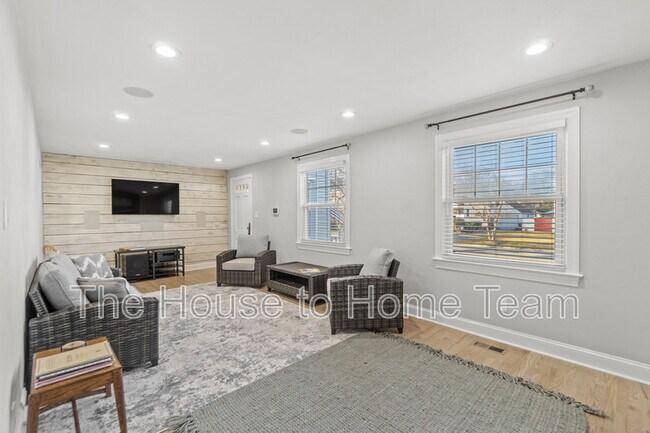 Foto del edificio - 405 Farrell St
