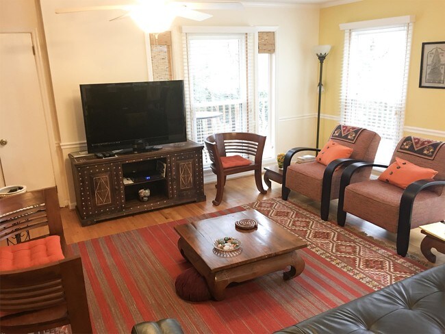 Building Photo - 3001 Ormond Dr