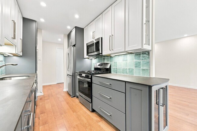 Foto del edificio - 1640 Oakwood Dr