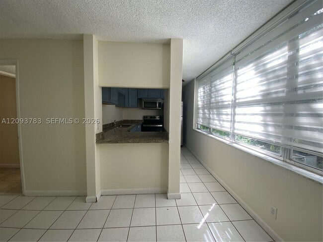 Foto del edificio - 9430 Live Oak Pl