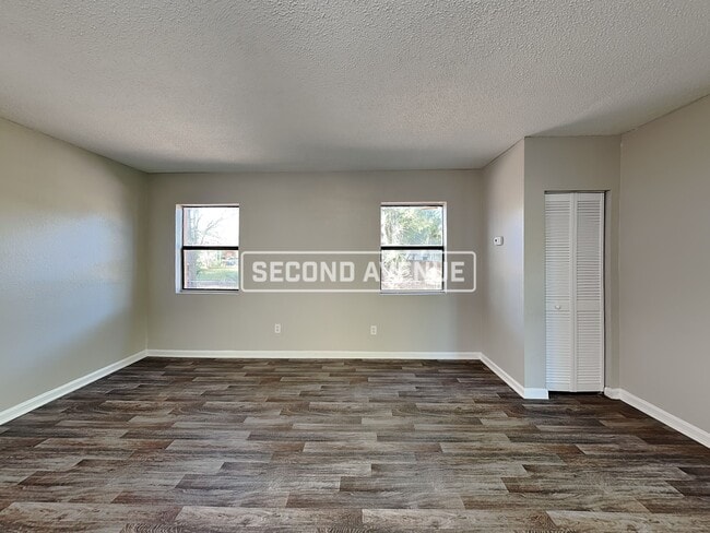 Building Photo - 2727 W 45th St