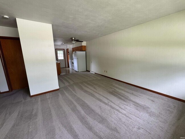 Foto del edificio - 1906 E Maxwell Ln