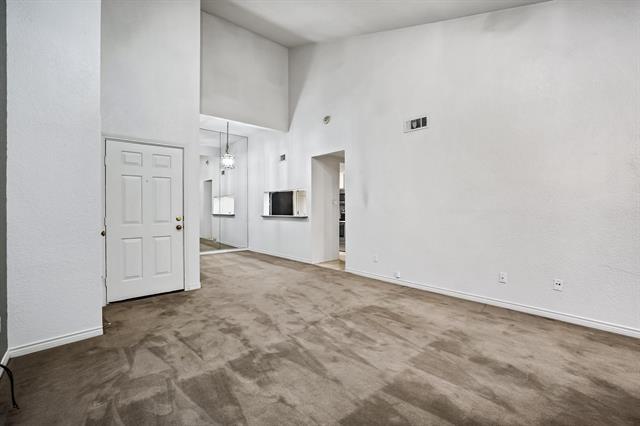 Building Photo - 3230 Cole Ave