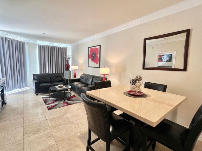 Foto del edificio - Meridian FURNISHED 2 BDR /2 BATH Luxury Condo - RESORT STYLE LIVING, 1-1/2 Blocks From The Heart ...