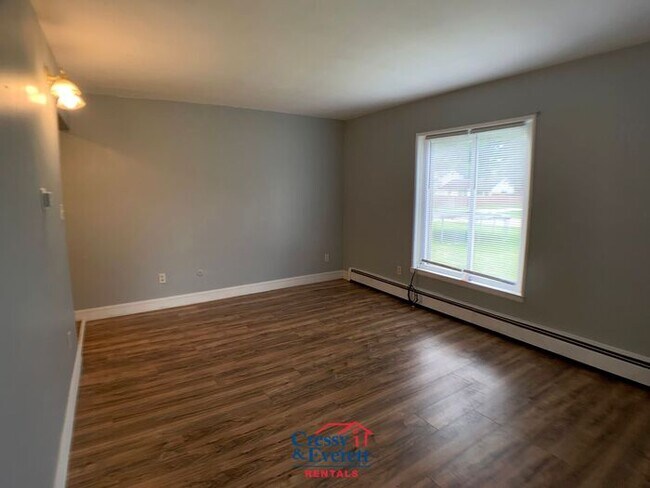 Foto del edificio - Cute 2 Bedroom Lower Unit