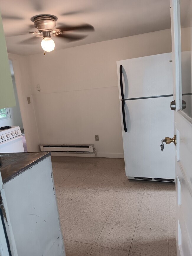 Foto del edificio - 655 N Pike Rd