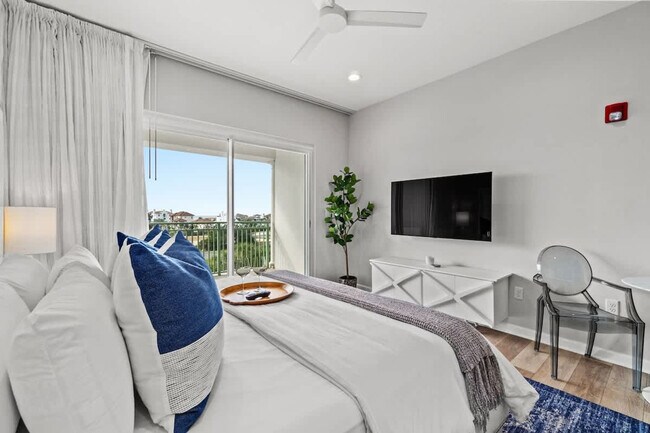 Building Photo - 9955 E County Hwy 30A