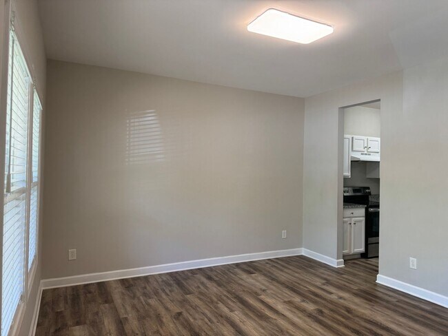 Foto del edificio - Two Bedroom Townhouse in Sherrills Ford wi...