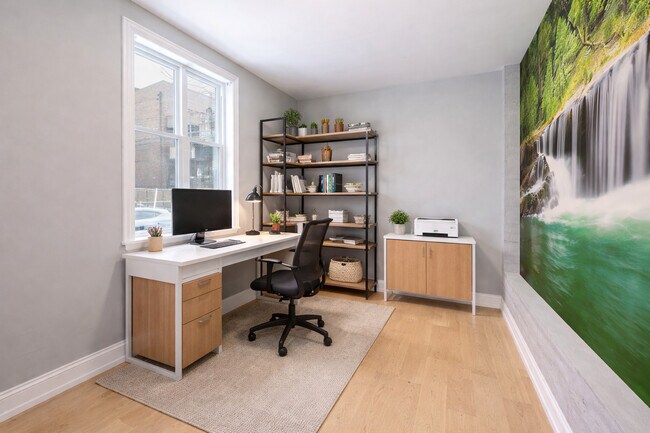 Foto del edificio - 2242 N Western Ave