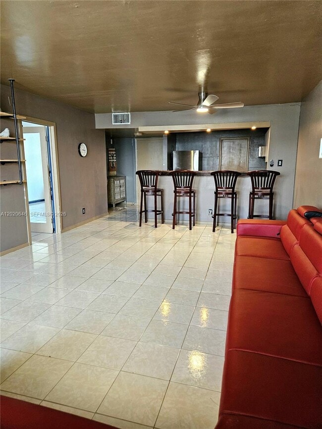 Building Photo - 1817 S Ocean Dr