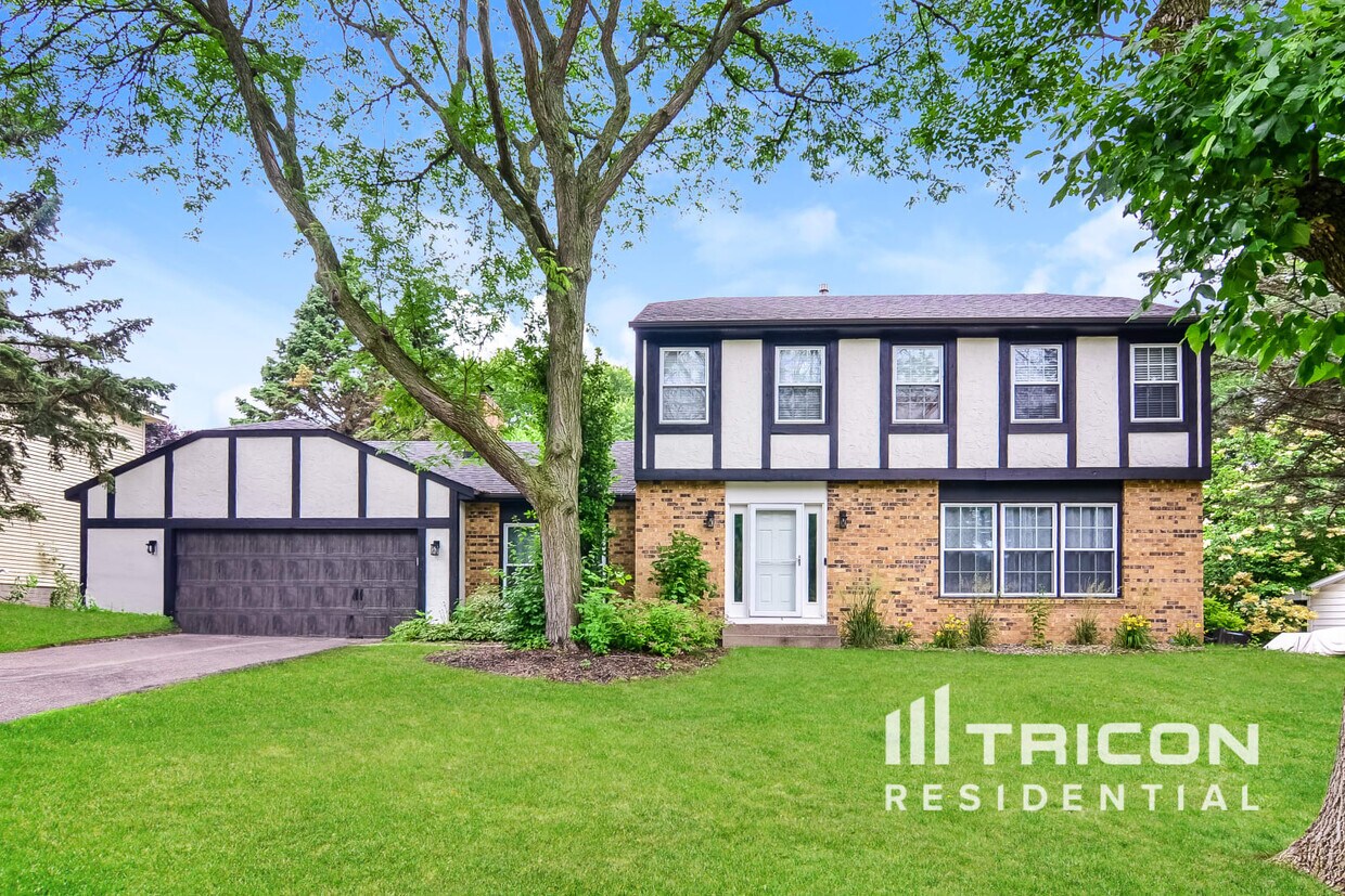 Primary Photo - 3210 Hamlet Dr