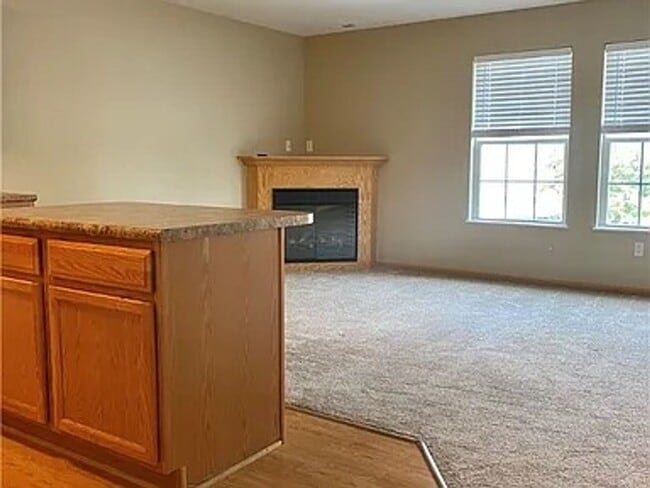 Building Photo - 3005 SW Sharmin Ln