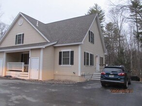 Building Photo - 562 New Hampshire Rte 103