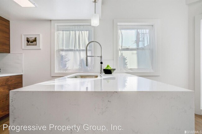 Building Photo - 2 br, 2.5 bath House - 2942 21st Street
