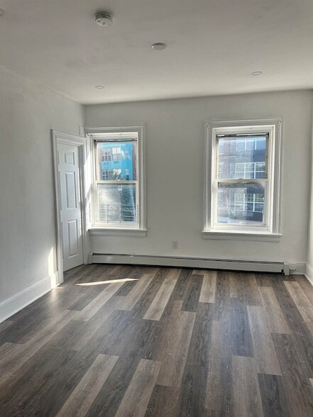 Building Photo - 340 2nd St