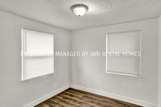 Building Photo - 1334 Barnett St